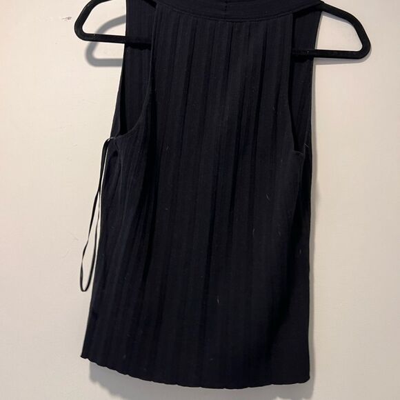 VINCE WOMEN'S ITALIAN COTTON-BLEND BUTTON V-NECK TANK TOP Size Medium | Black - Picture 6 of 10